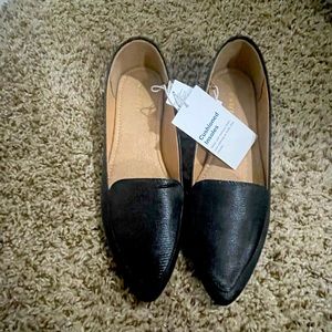 Old Navy flats NWT